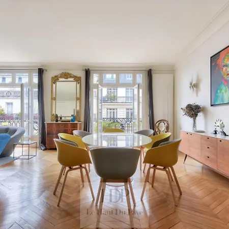 Appartement Wagram, 214m2, 4 Chambres, Balcon *