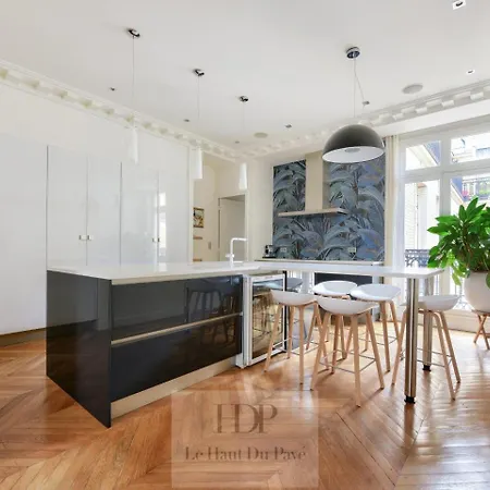 Appartement Wagram, 214m2, 4 Chambres, Balcon